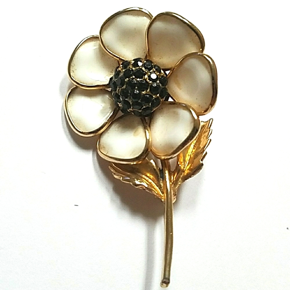 VTG Statement Jewelry Retro Flower Brooch Pin White Petals Black Rhinestones